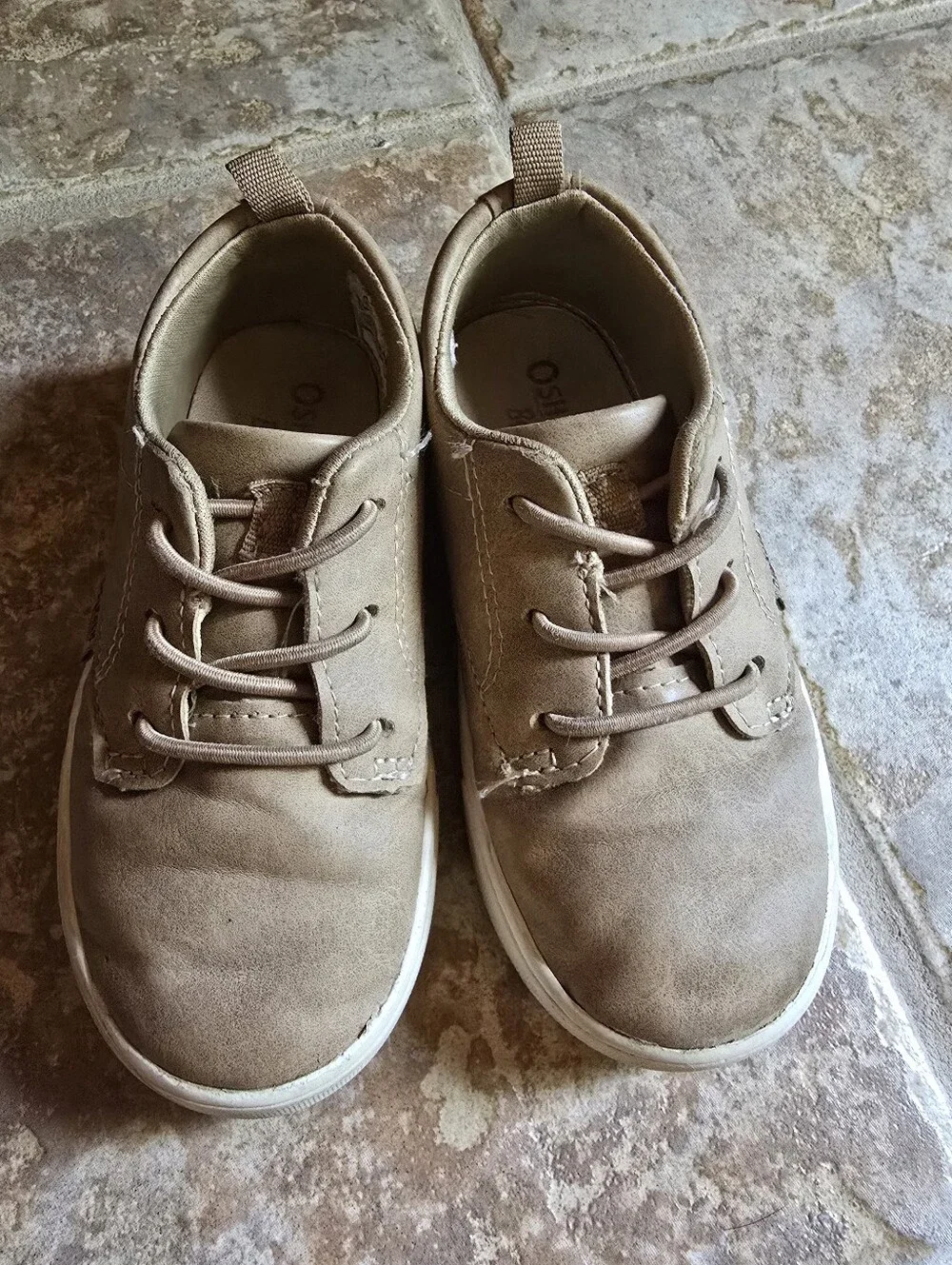 OshKosh Boys Tan Sneakers – Size 9
